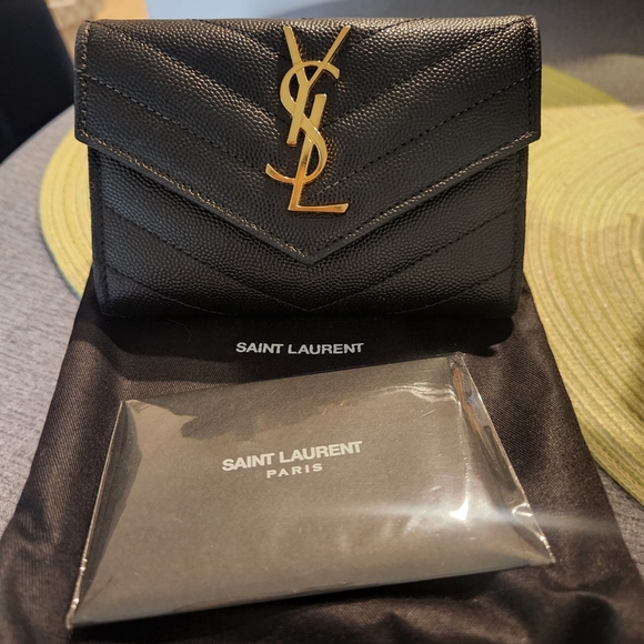 Saint Laurent Small Envelope Matelasse Wallet - Picture 4 of 14